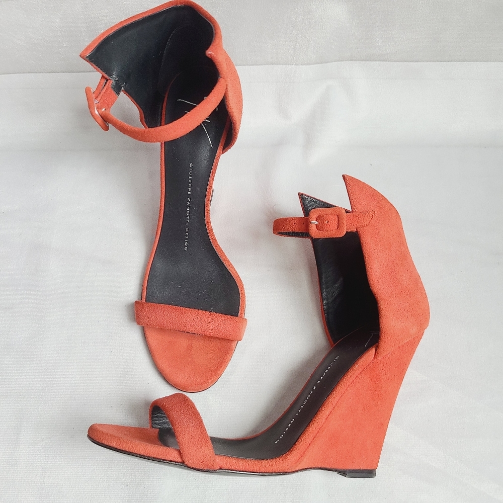 NWOT Giuseppe Zanotti Wedges